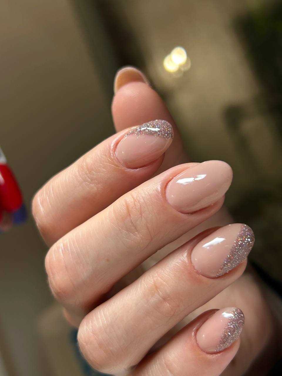 Секреты нанесения блесток на ногти